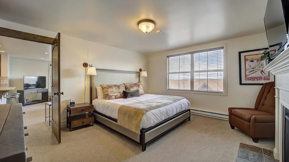 Apartment (3 Bedrooms) | 3 bedrooms, iron/ironing board, free cribs/infant beds, bed sheets