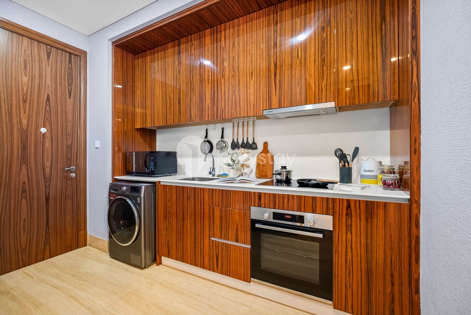 Apartment | Private kitchen | Full-size fridge, microwave, oven, stovetop