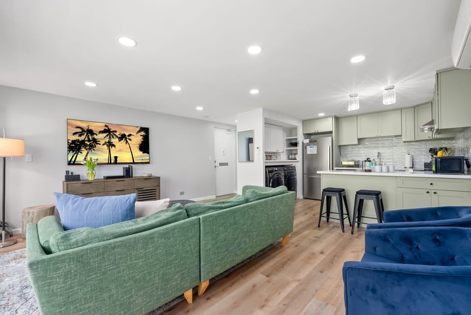 This view shows the apartment entrance & easy access throughout the home. 