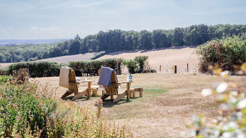 Garden and views, Ridgeway Farmhouse, Bolthole Retreats