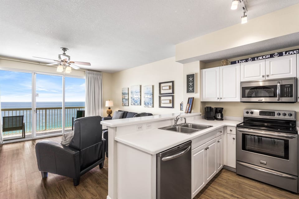 Open plan Gulf-front living/dining/kitchen