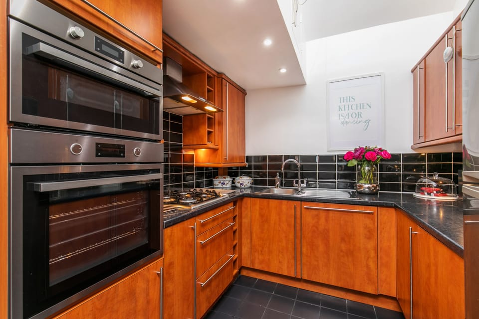 Luxury Apartment, Private Bathroom, City View (The Sky Penthouse) | Shared kitchen