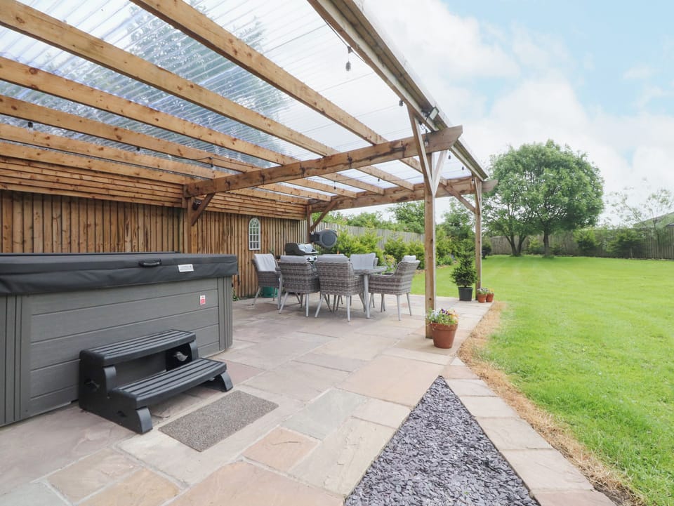 Cottage | Outdoor dining