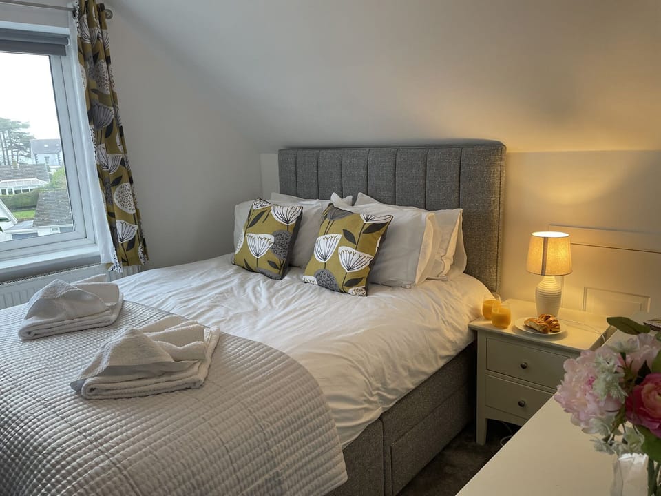 Cottage | 4 bedrooms, individually decorated, individually furnished, free WiFi