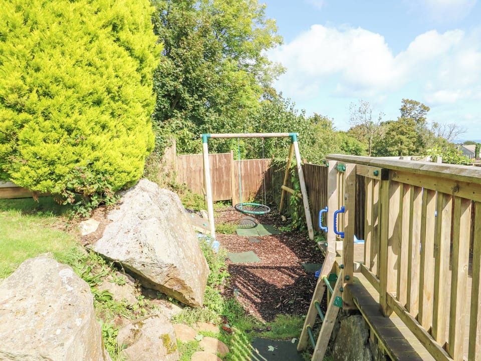 Cottage | Property grounds
