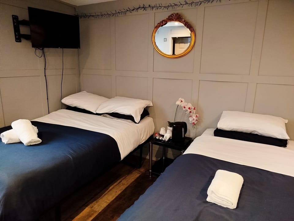 Free WiFi, bed sheets