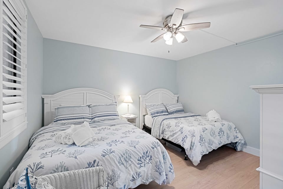 Queen and Full beds in Secondary. Comfortable mattresses.