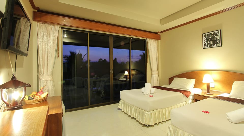 In-room safe, desk, blackout drapes, soundproofing