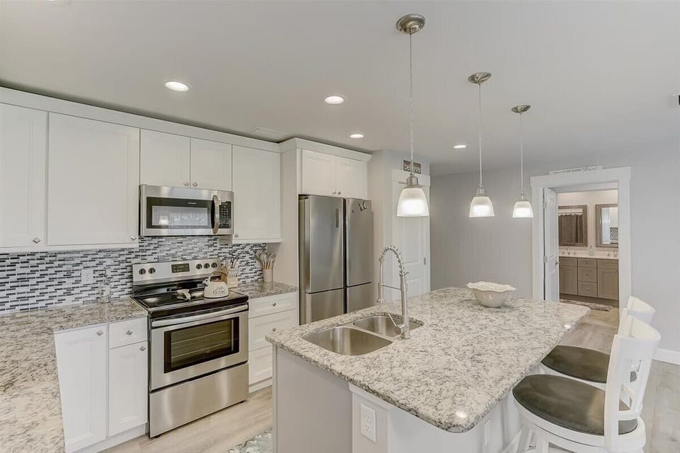 fully equipped kitchen