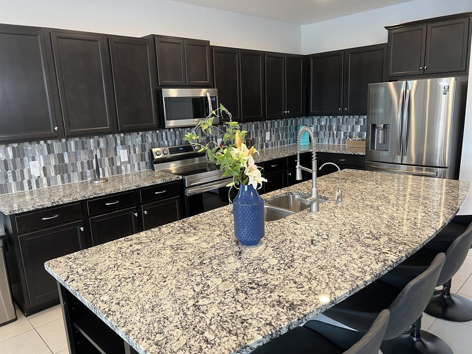 Full Modern Kitchen
