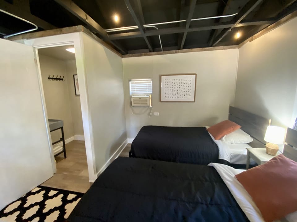 cabin20920-6