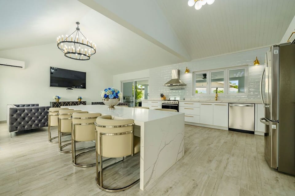 With our open floor plan, you can spend time with your family while cooking, dining, or watching TV.