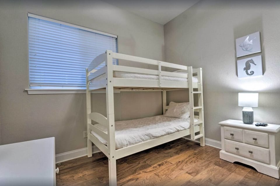 Twin Bunk Bed With Ladder