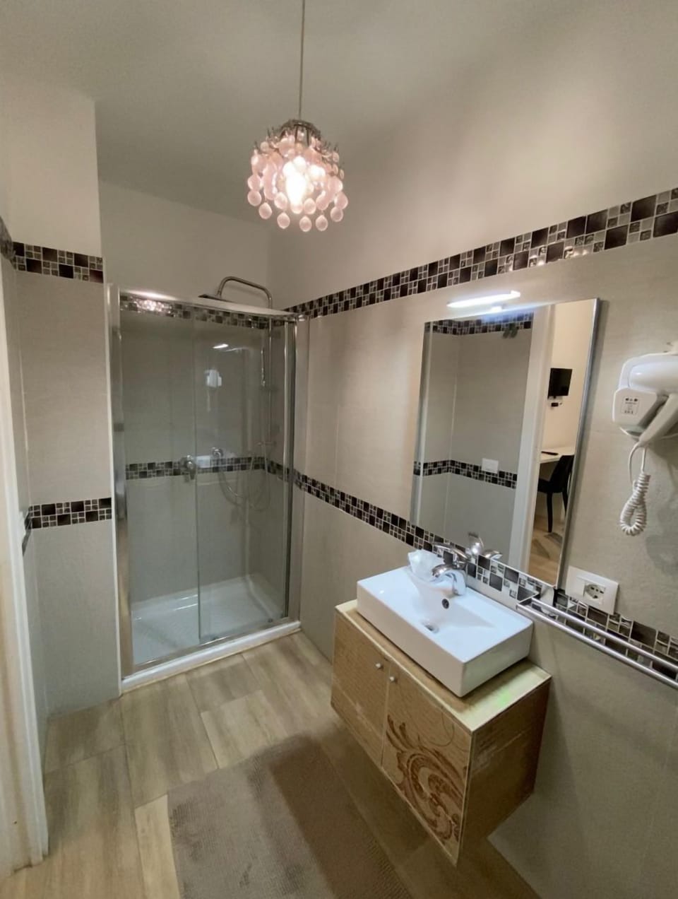 Dalia | Bathroom | Shower, rainfall showerhead, hair dryer, bidet
