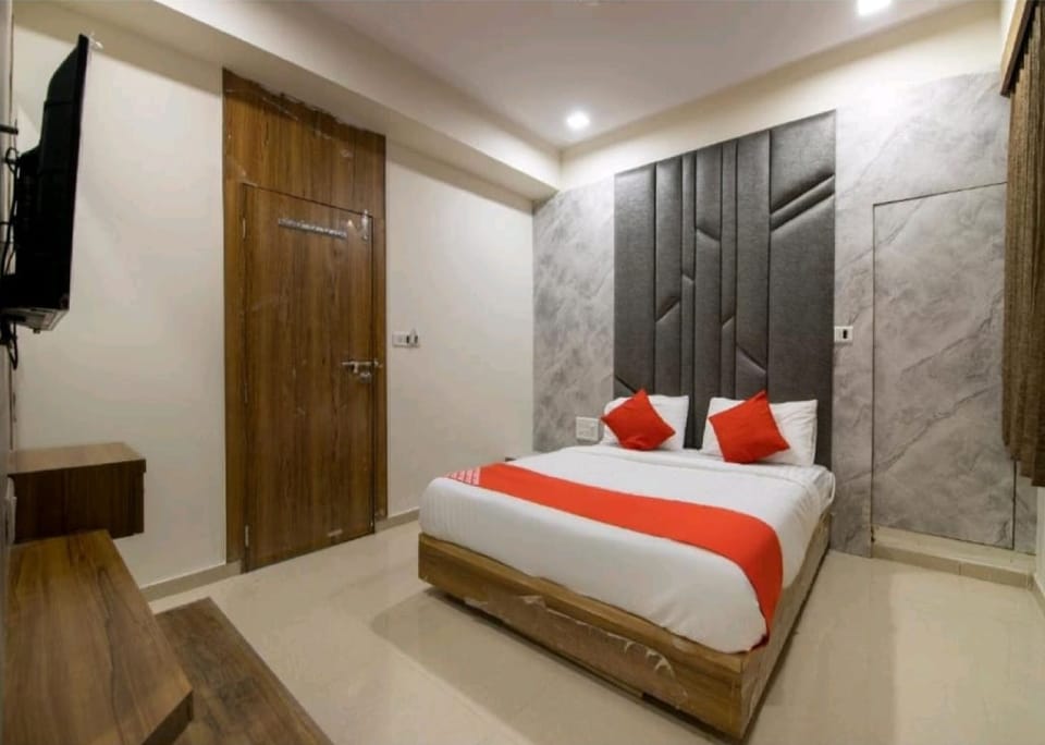 Deluxe Double or Twin Room | Free WiFi, bed sheets