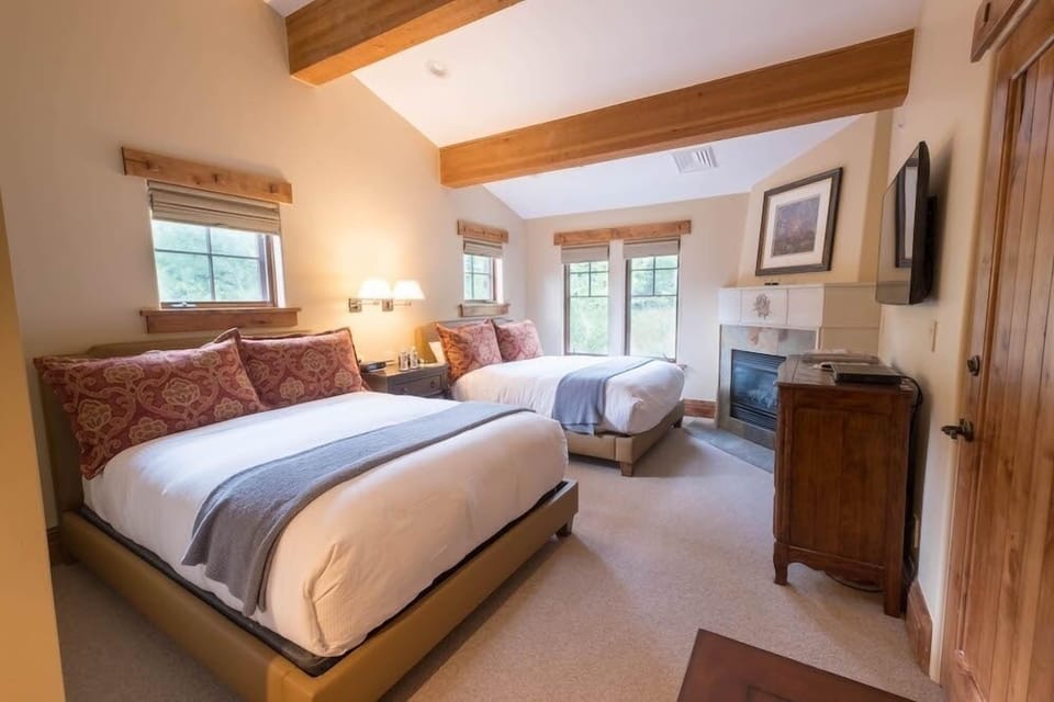 Bedroom, Indoors, Room, Bed, Furniture