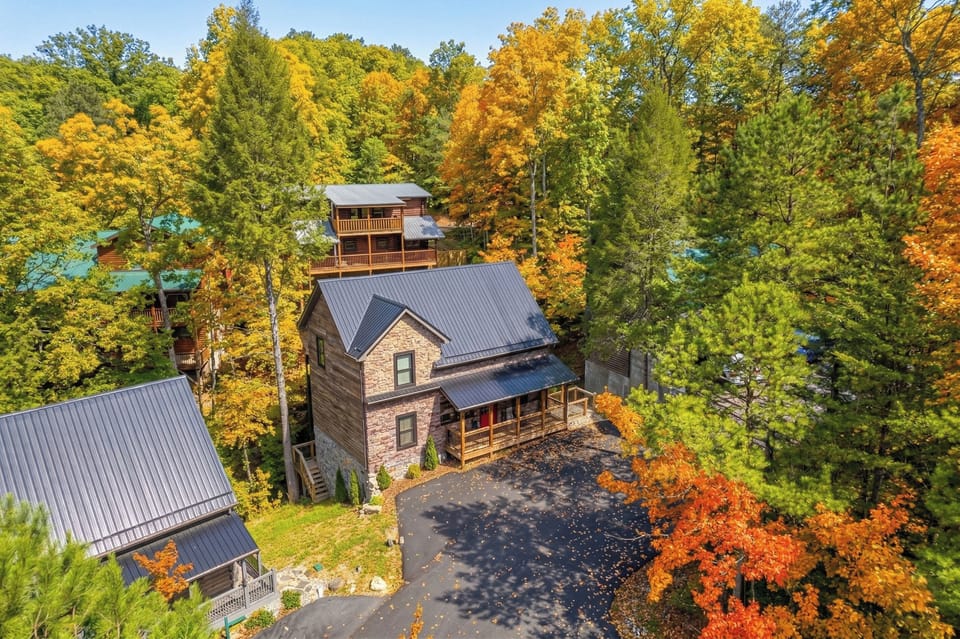 Aerial view of front of the cabin
