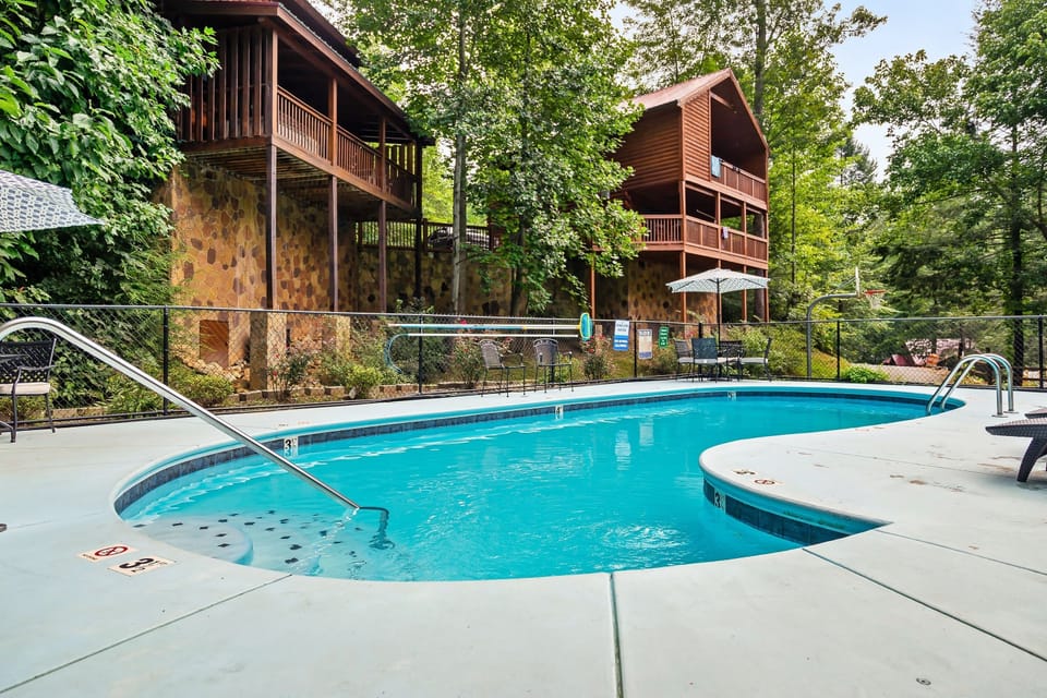 Resort/Community Pool May 1- Oct 1