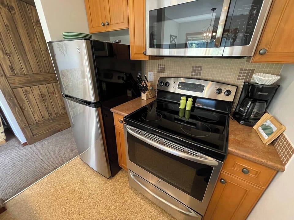 Modern Appliances | Including Dishwasher