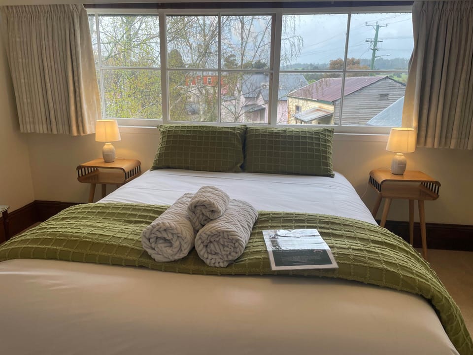 Laptop workspace, iron/ironing board, free WiFi, bed sheets