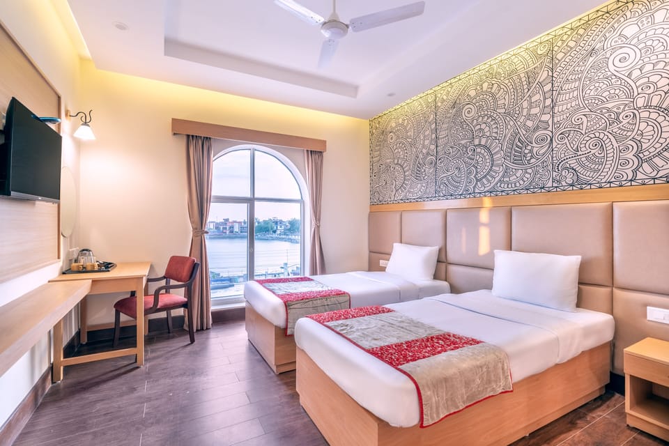 Deluxe Twin Room | Premium bedding, desk, soundproofing, free WiFi