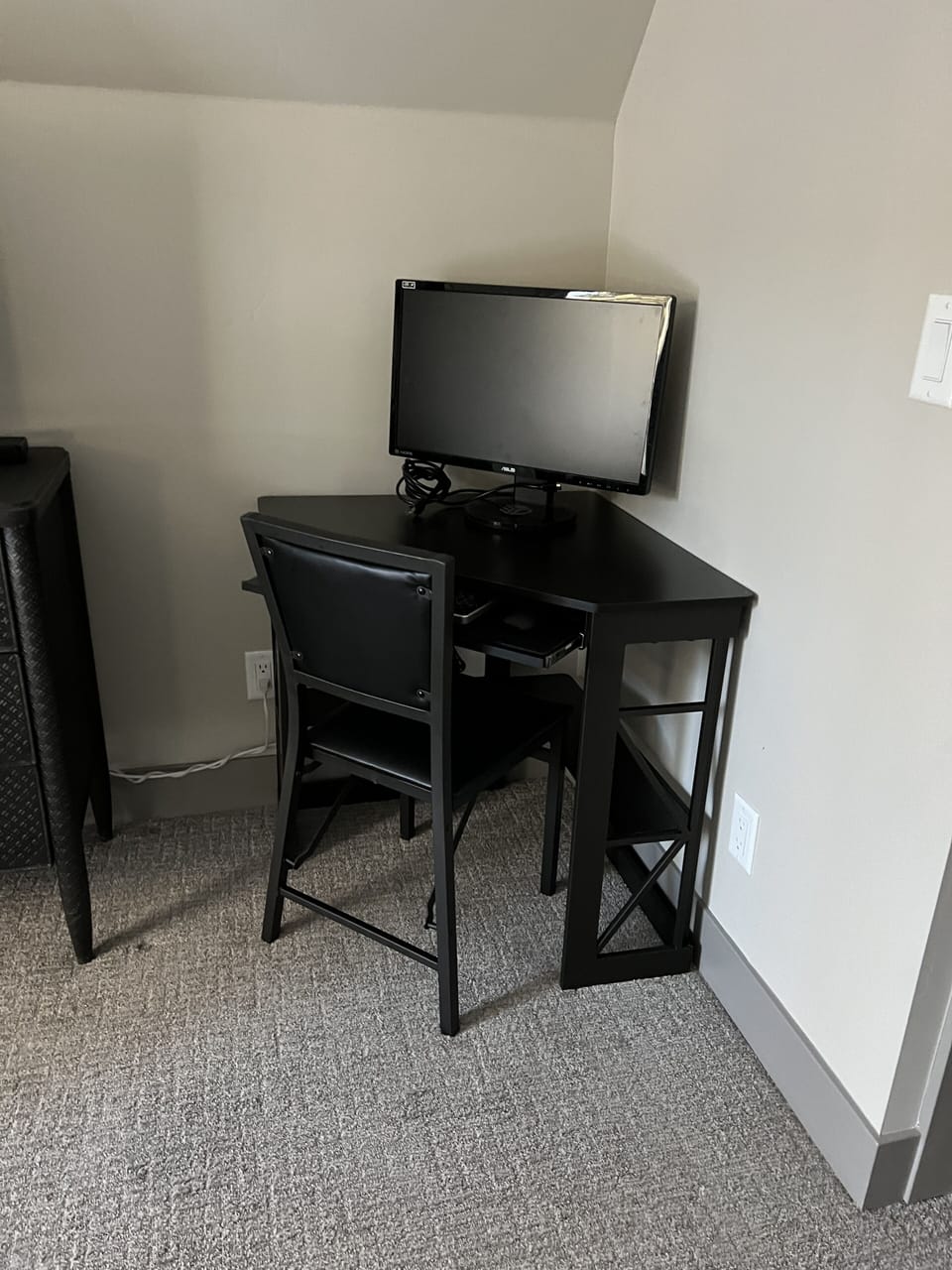 Work station in 3rd Floor King Room