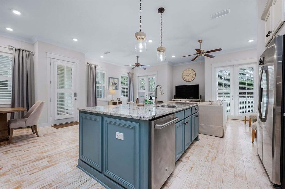 Open layout with a stunning island