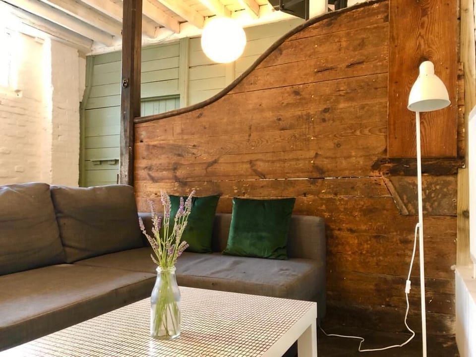 House, 2 Bedrooms, Patio | Living room