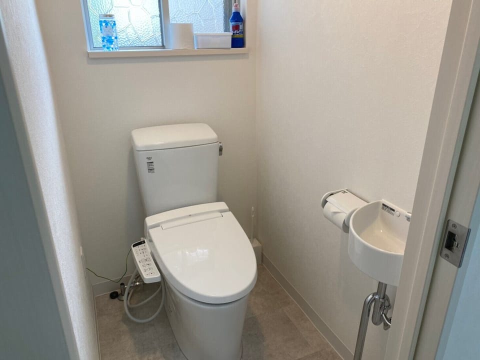 House | Bathroom | Separate tub and shower, deep soaking tub, hair dryer, slippers