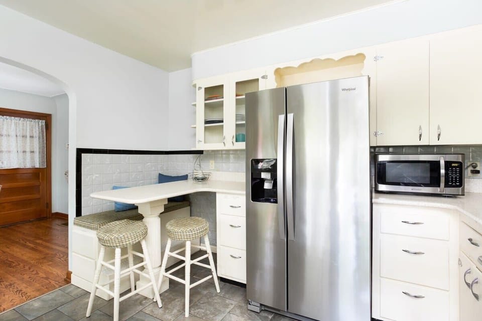 Kitchen Side View!