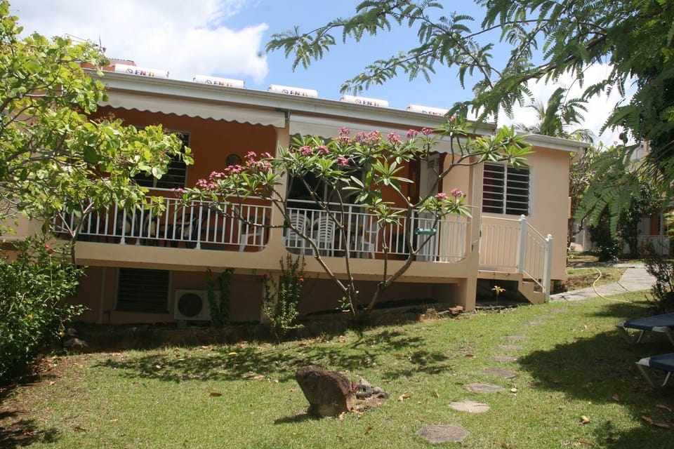 Gîte Bougainvillier Deshaies Guadeloupe