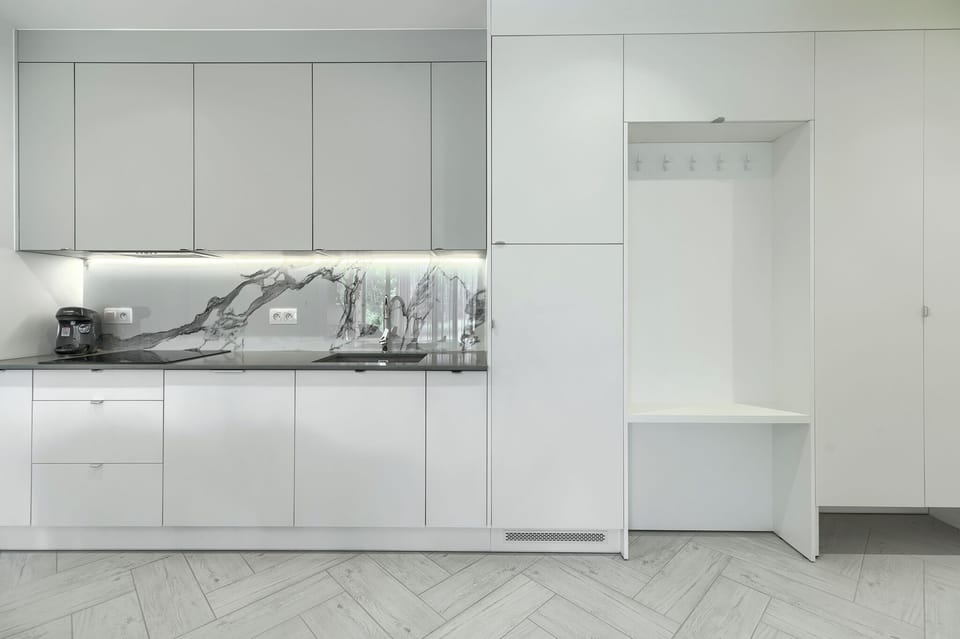 Deluxe Apartment | Private kitchen | Fridge, stovetop, dishwasher, electric kettle