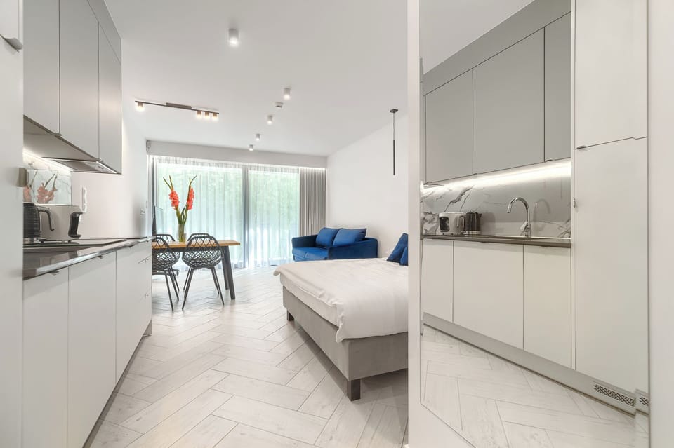 Deluxe Studio | WiFi (free), bed sheets