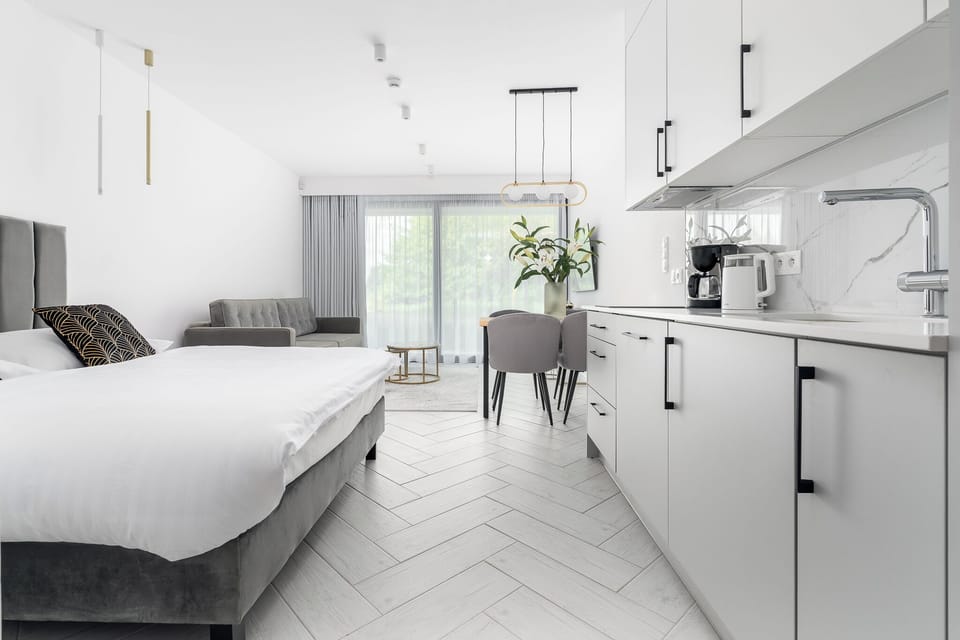 Deluxe Studio | WiFi (free), bed sheets