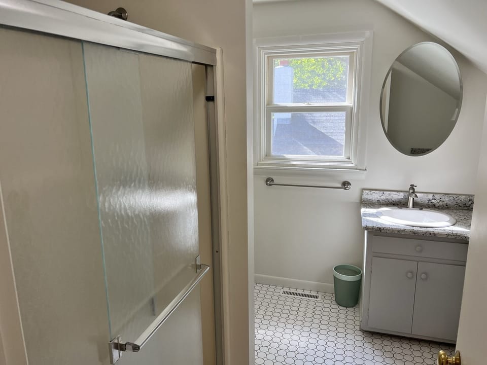 2nd floor bathroom