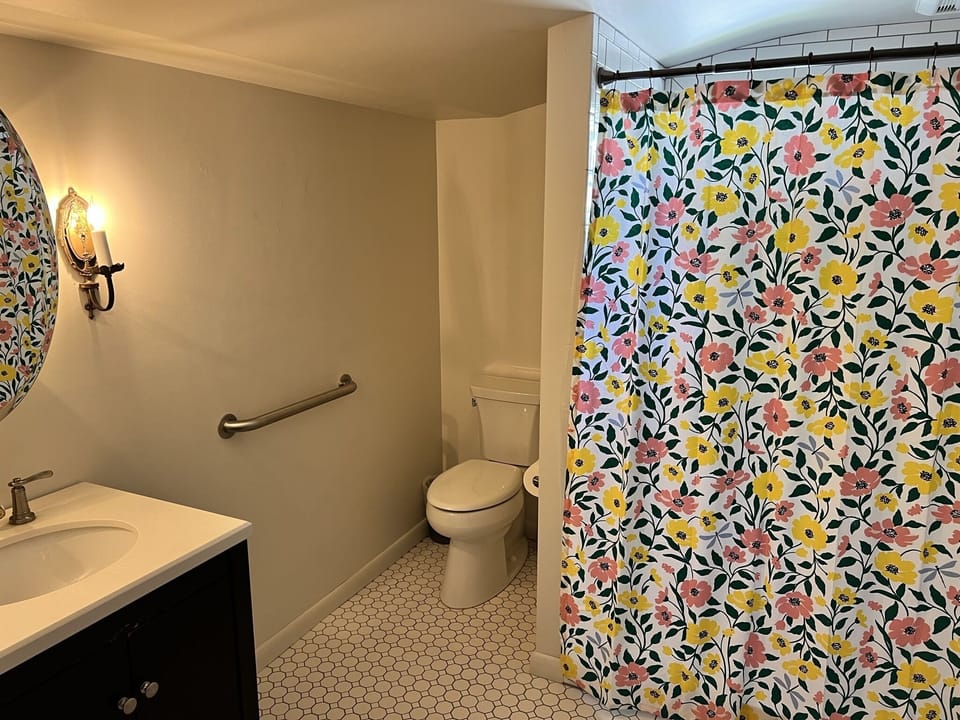 1st floor full bathroom - attached to bedroom 