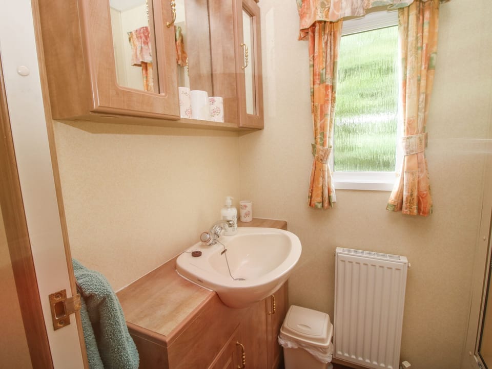 2 Old Orchard Cottage in England