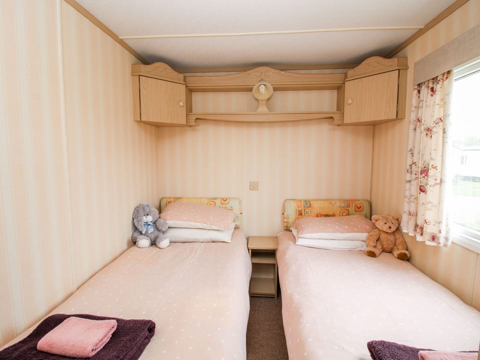 2 bedrooms, individually decorated, individually furnished, free WiFi