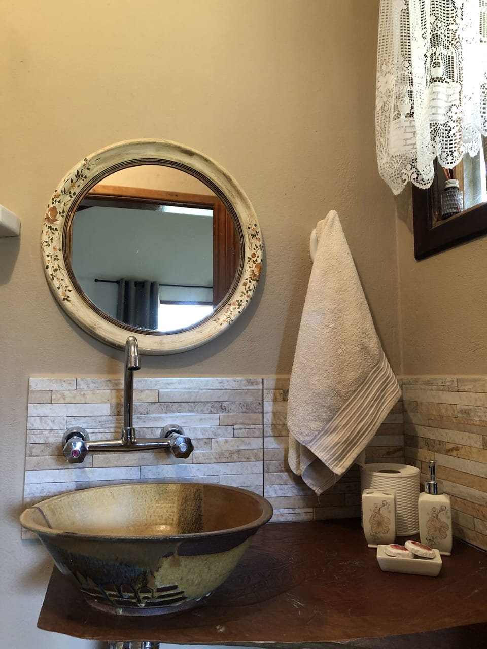 Chalé Bege | Bathroom | Towels