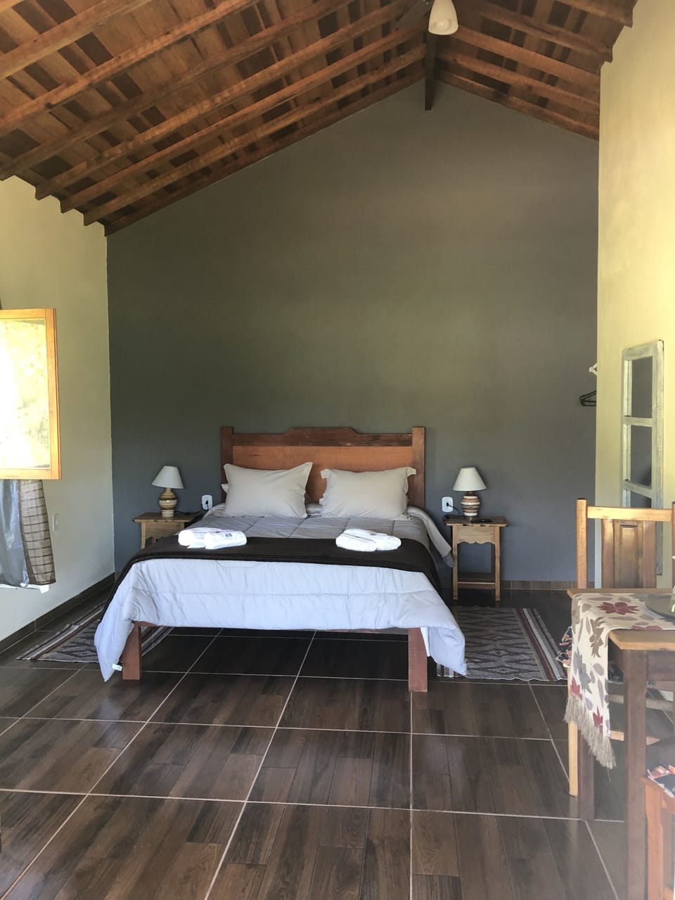 Chalé Cinza | Minibar, iron/ironing board, WiFi (free)