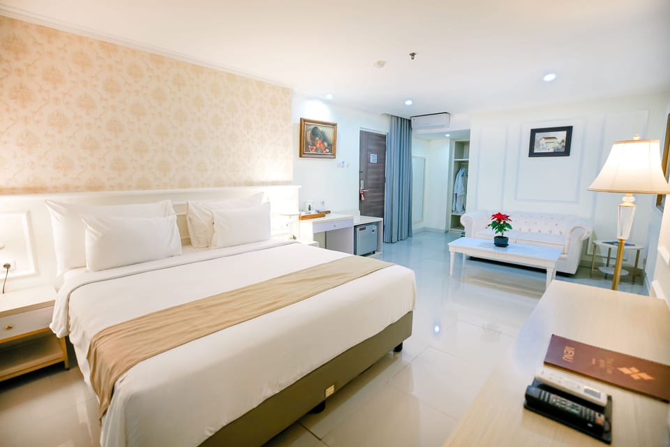 Executive Room | Desk, free WiFi, bed sheets