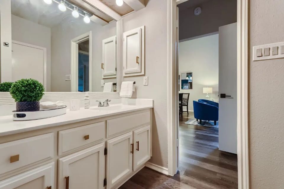 Hallway bathroom entrance 