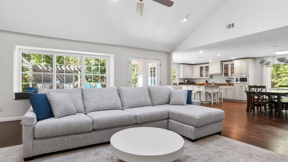House (5 Bedrooms) | Interior