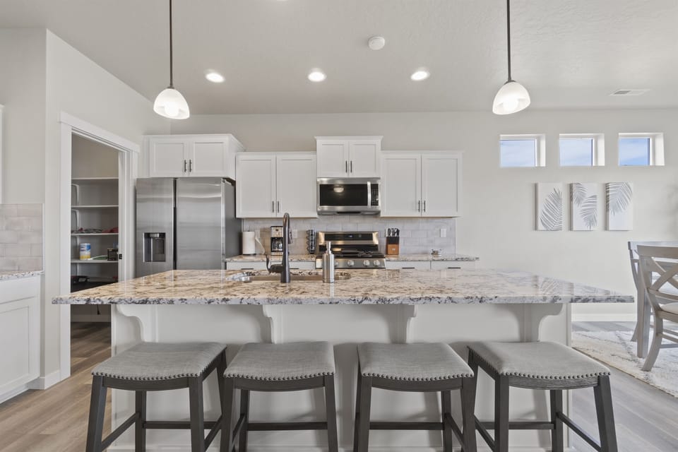 Nice and clean modern kitchen perfect for big meals and making memories!