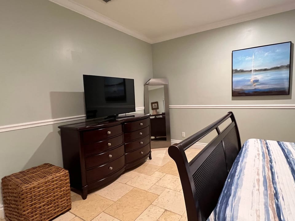 Bedroom 2 - TV