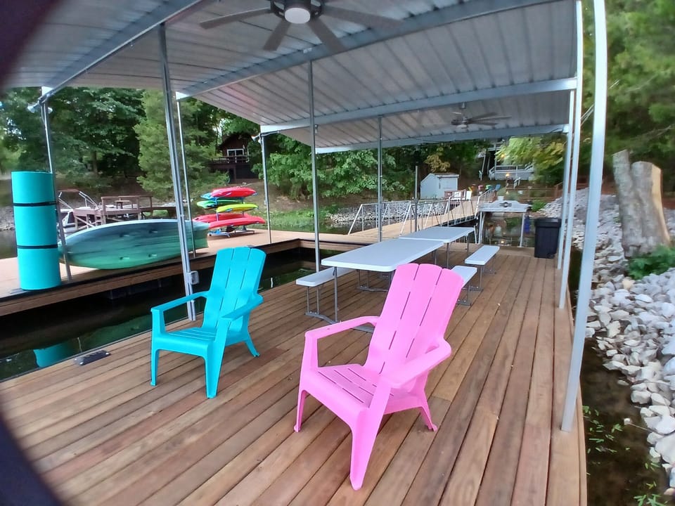 Custum Multi-fun Dock with its many amenities 
