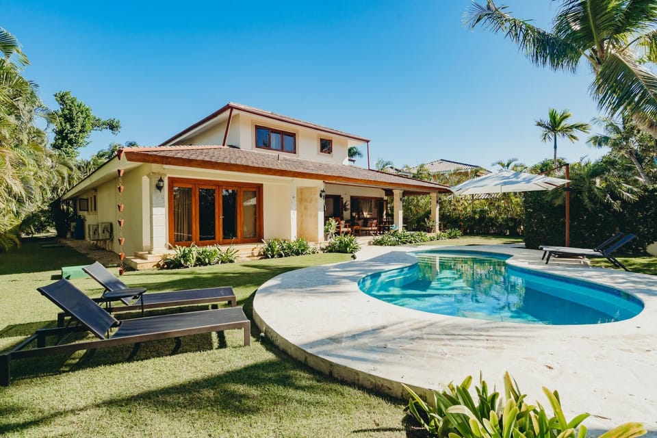 Casamado - Beach villa with pool, hot tub, breakfast service & golf cart (3355)