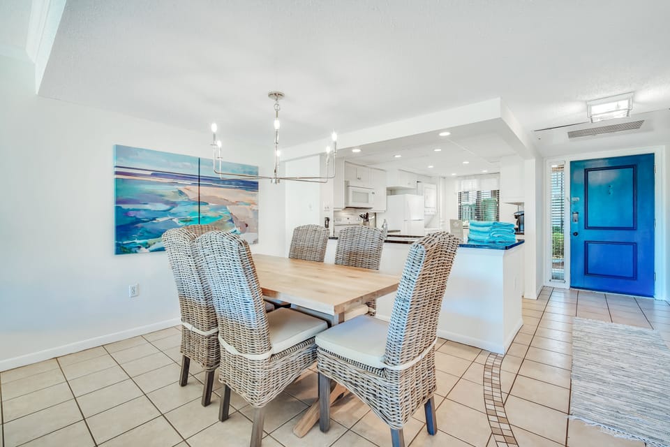 Dining table with 6 chairs.