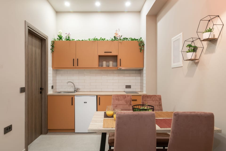Design Studio | Blackout drapes, iron/ironing board, free WiFi