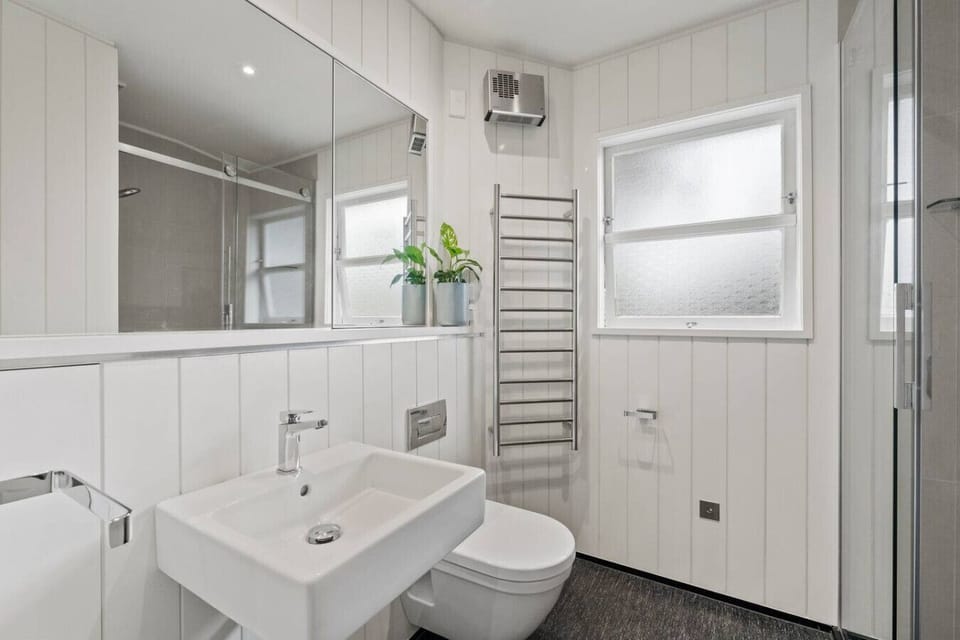 Bedroom 1 - en suite including shower